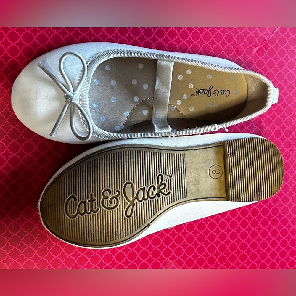 *Used* Cat and Jack shoes size 8’